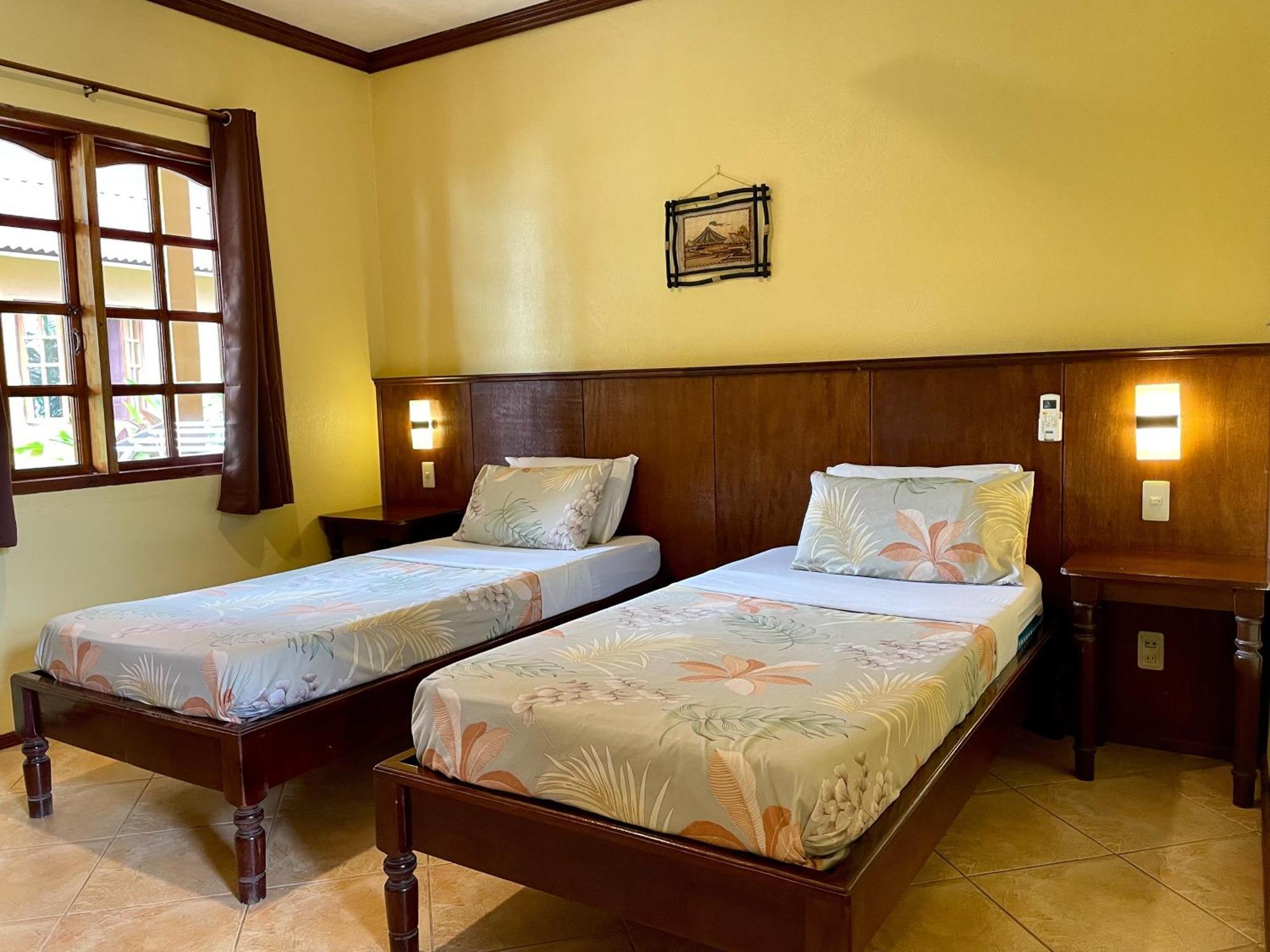 Tipolo Beach Resort Moalboal Kültér fotó